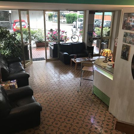 Hotel Mirella Rimini Exteriér fotografie