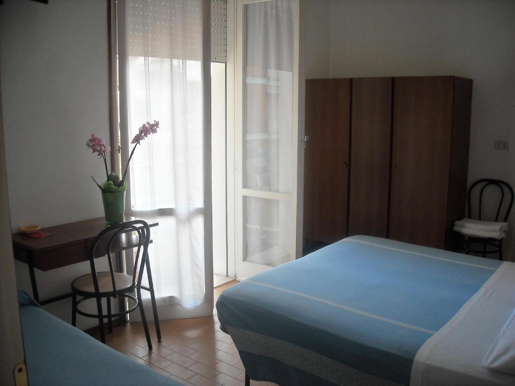 Hotel Mirella Rimini Pokoj fotografie