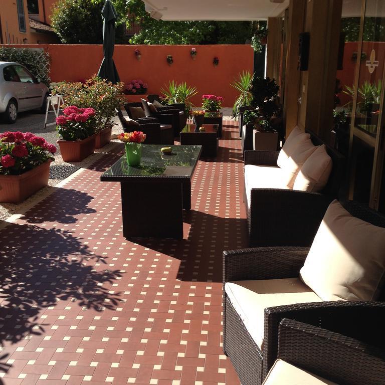 Hotel Mirella Rimini Exteriér fotografie