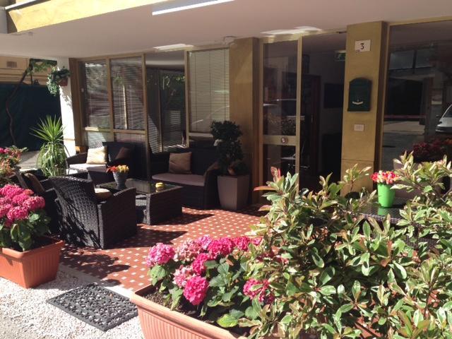 Hotel Mirella Rimini Exteriér fotografie